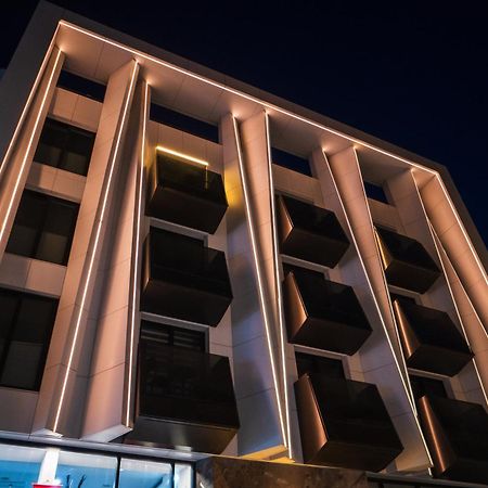 Raam Luxury Suites Ларнака Екстериор снимка