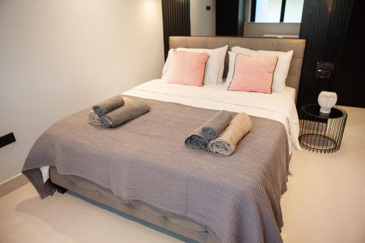 Raam Luxury Suites Ларнака Екстериор снимка