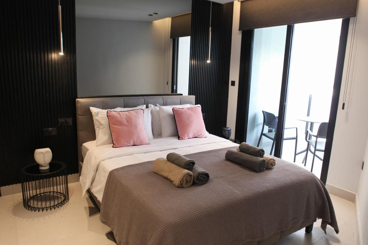 Raam Luxury Suites Ларнака Екстериор снимка