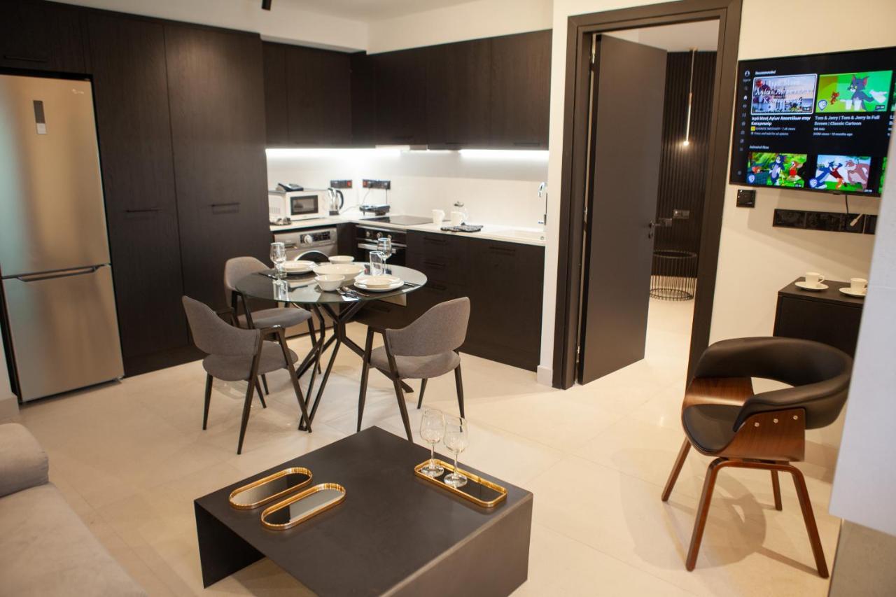 Raam Luxury Suites Ларнака Екстериор снимка