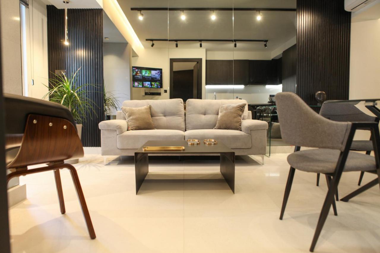 Raam Luxury Suites Ларнака Екстериор снимка