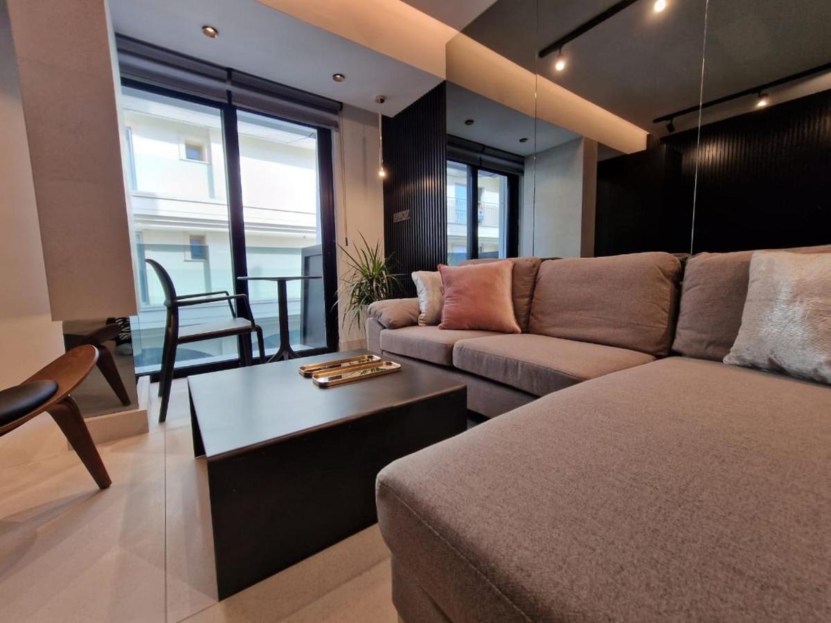 Raam Luxury Suites Ларнака Екстериор снимка